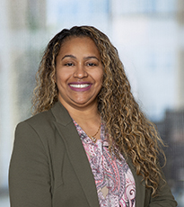 Headshot of Shaunelle Leslie